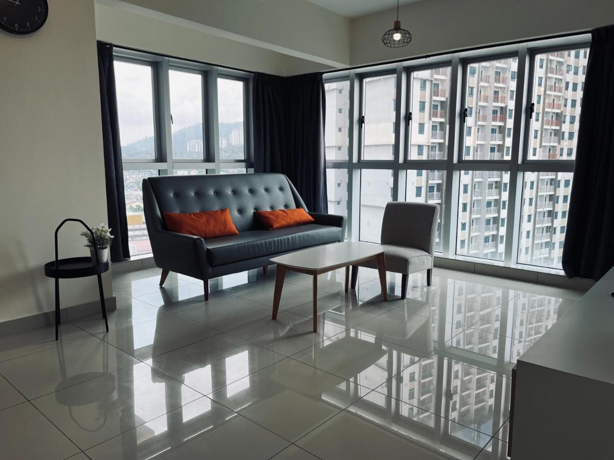 2 Bedrooms With Balcony@ Saville Apartment