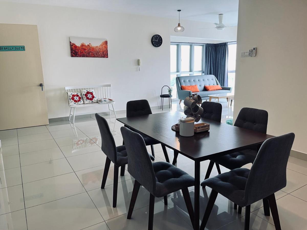 2 Bedrooms With Balcony@ Saville Apartment *